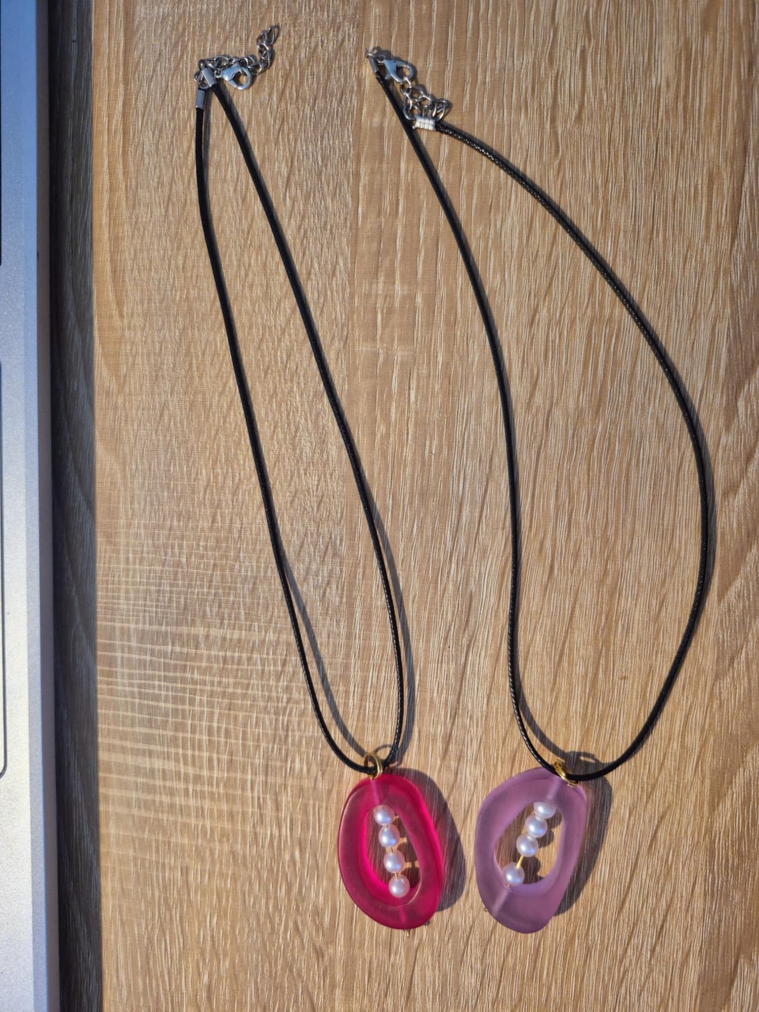 Collier minimaliste ovale asymétrique - 2 versions