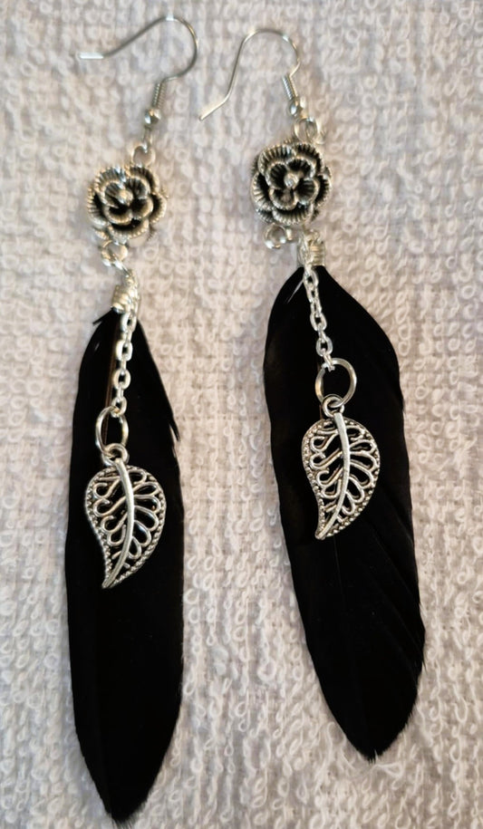 Collection à plume- Fleur à plume noire et tige en feuille